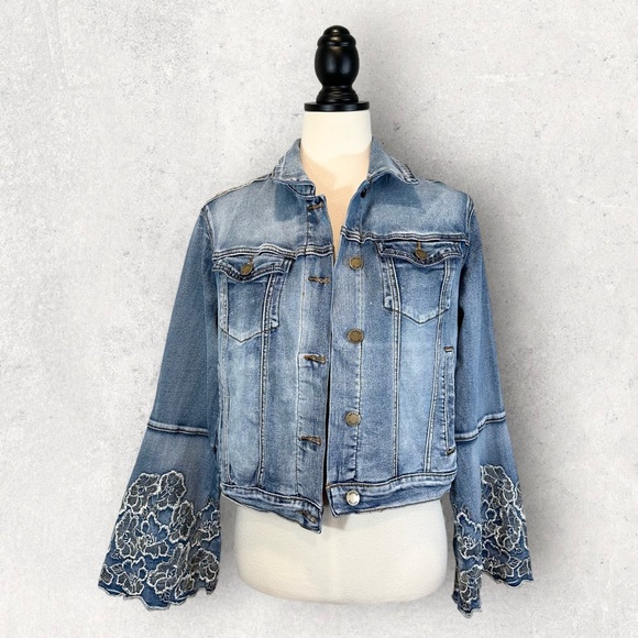 VENUS Jackets & Blazers - Venus Denim Jacket Boho Embroidered Floral Scalloped Bell Sleeve, Size M